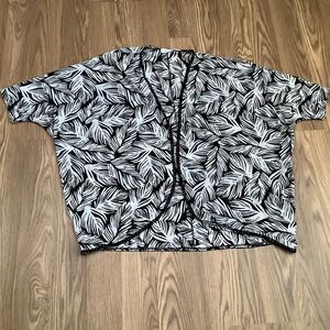 Top Open Front Women 2X Sheer Palm Leaves Print Black/White By Siren Lily